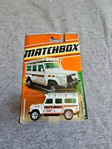 Matchbox Land Rover Defender 110 2011 blanco 100/100 gran tarjeta JungleExplorers - Imagen 1 de 4