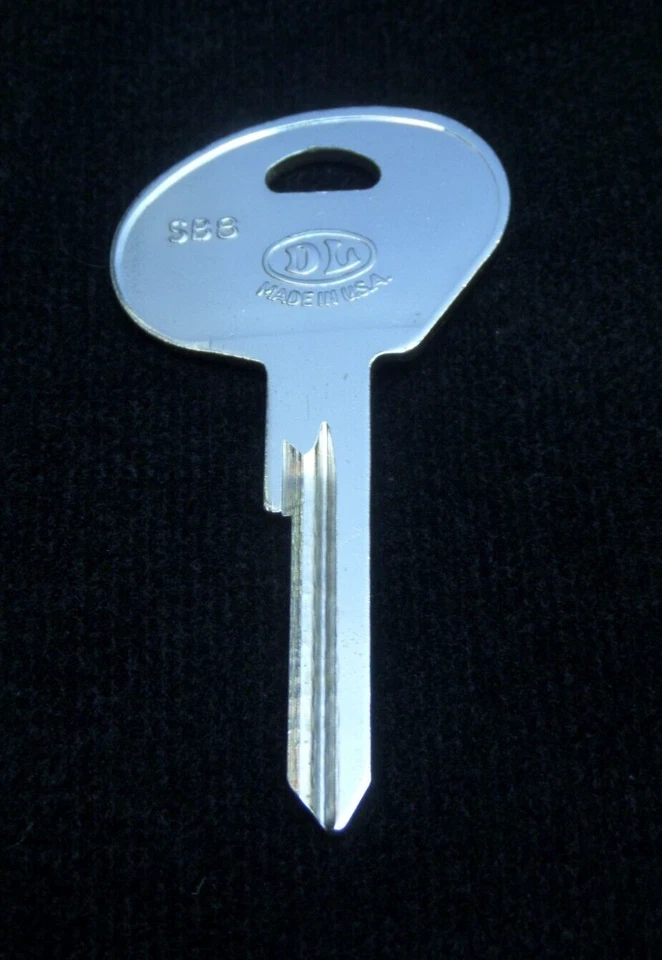 SAAB SB8 MASTER KEY BLANK 1967-1974: 95 96 99 Shrike, Monte Carlo; Sonett DOOR - Image 1 of 3
