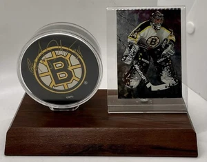 Byron Dafoe Boston Bruins Bear Signed Autographed Puck Hockey Card Display - Picture 1 of 4