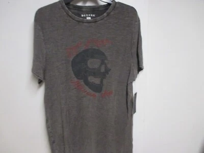 CAMISETA CON LOGOTIPO DE CALAVERA DEGREE (LIVE FAST NEVER DIE) PARA HOMBRE (XXL) NUEVA CON ETIQUETAS SUAVE CARBÓN Foto 1 de 4