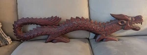 Drache, handgeschnitzt chinesischer Stil Holz, sehr detailliert, 38" lang, rot antik - Bild 1 von 6