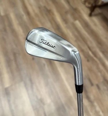 2025 Titleist T250 4-Iron w/ Project X 125g 6.0 X-Stiff Flex RH Excellent - Image 1 of 4