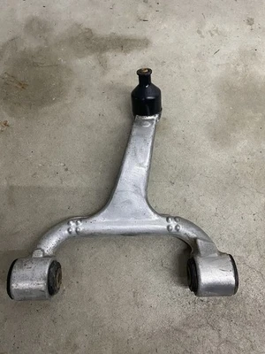 GENUINE OEM MERCEDES-BENZ W163 ML-Class 1998-05 FRONT LEFT UPPER CONTROL ARM - Image 1 of 4