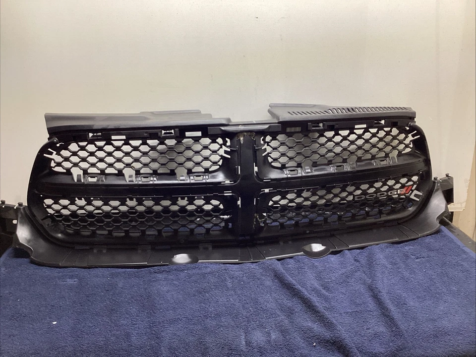 Dodge Durango 2011-2013 parrilla delantera OEM Foto 1 de 4