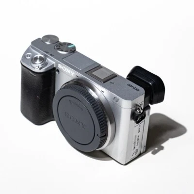 Excellent Sony Alpha a6400 24.2 MP Digital SLR Camera body Silver JAPAN Express - Image 1 of 4