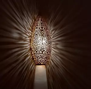 Accesorio de pared decorativo de latón grabado hecho a mano con aplique marroquí - Imagen 1 de 5