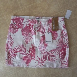 Kensie Vintage Luxe Raw Hem Hawaiian Denim Mini  Skit Sz 10/30 NEW - Picture 1 of 3