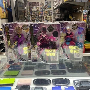 Monster High Clawdeen Wolf Draculaura Lagoona Blue Monster Ball Lot Of 3 NIB EX - Picture 1 of 10