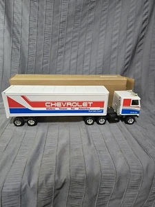 VINTAGE ERTL CHEVROLET FLINT MFG. MI ASSEMBLY PLANT SEMI TRACTOR TRAILER - Picture 1 of 9