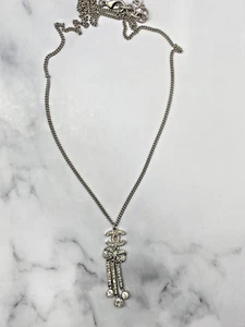 Auth CHANEL CC Bow Pendant Rhinestone Necklace - Pre owned / LP5265 - Picture 1 of 6