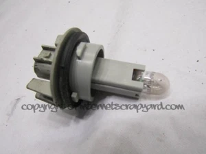 Shogun challenger sport 3.0 V6 96-07 sidelight bulb holder - Picture 1 of 3