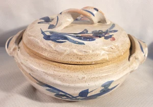 Studio Art Pottery Covered Casserole Artist Signed Lid Hand Turned Applied Handl - Picture 1 of 12