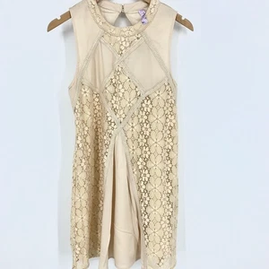 Francesca's Alya ivory lace stretch dress fully lined Size Small NWT - Picture 1 of 9