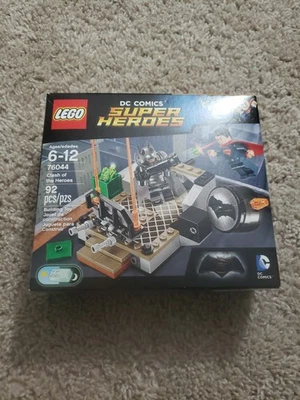 LEGO DC Comics 76044 - Clash of the Heroes - NUEVO Sellado en Caja Foto 1 de 4