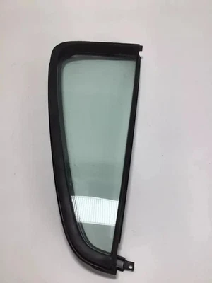 1999-2001 HONDA CR-V LEFT REAR DOOR VENT GLASS ## - Image 1 of 4