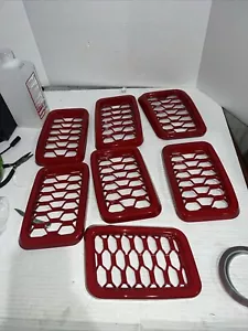 Kit de insertos de cubiertas de malla de parrilla delantera para Jeep Grand Cherokee 2017-2022 rojo - Imagen 1 de 7