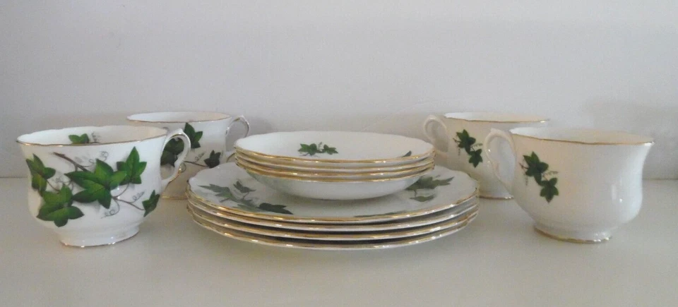 Juego de 4 tazas/platillos/platos de postre Royal Kent Ivy Pattern Staffordshire Inglaterra Foto 1 de 4