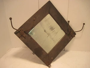 ALTER ANTIKER MÜTZEMANTEL ABGESCHRÄGT WANDSPIEGEL HOLZRAHMEN ALTE EISENHAKEN - Bild 1 von 7