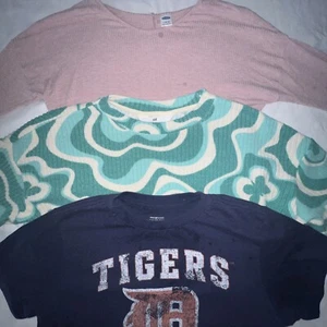 Girls 3pc Clothing Bundle Size M/L - Detroit Tigers T, Old Navy & H&M T - Picture 1 of 6
