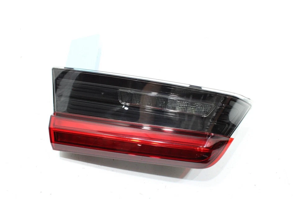 LUZ TRASERA IZQUIERDA BMW 330i 330e G20 19-21 LUZ TRASERA INTERIOR LÁMPARA OEM Foto 1 de 4