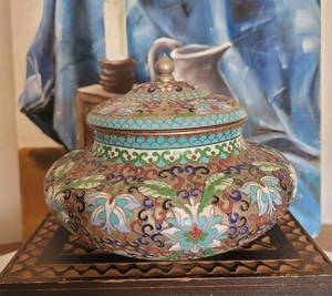 Vintage Chinesische Cloisonne Deckeldose Blumen und Schriftrollenmotive - Bild 1 von 9