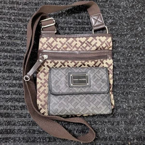 Tommy Hilfiger Geldbörse und Portemonnaie Crossbody weiß Monogramm - Bild 1 von 16