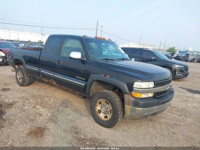 Used Washer Fluid Reservoir fits: 2002 Chevrolet Silverado 2500 pickup  Grade A - Image 1 of 4