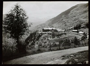 VINTAGE Magic Lantern Slide NORWAY NO25 DISTANT HOTEL C1930 PHOTO NORWEGIAN - Picture 1 of 2