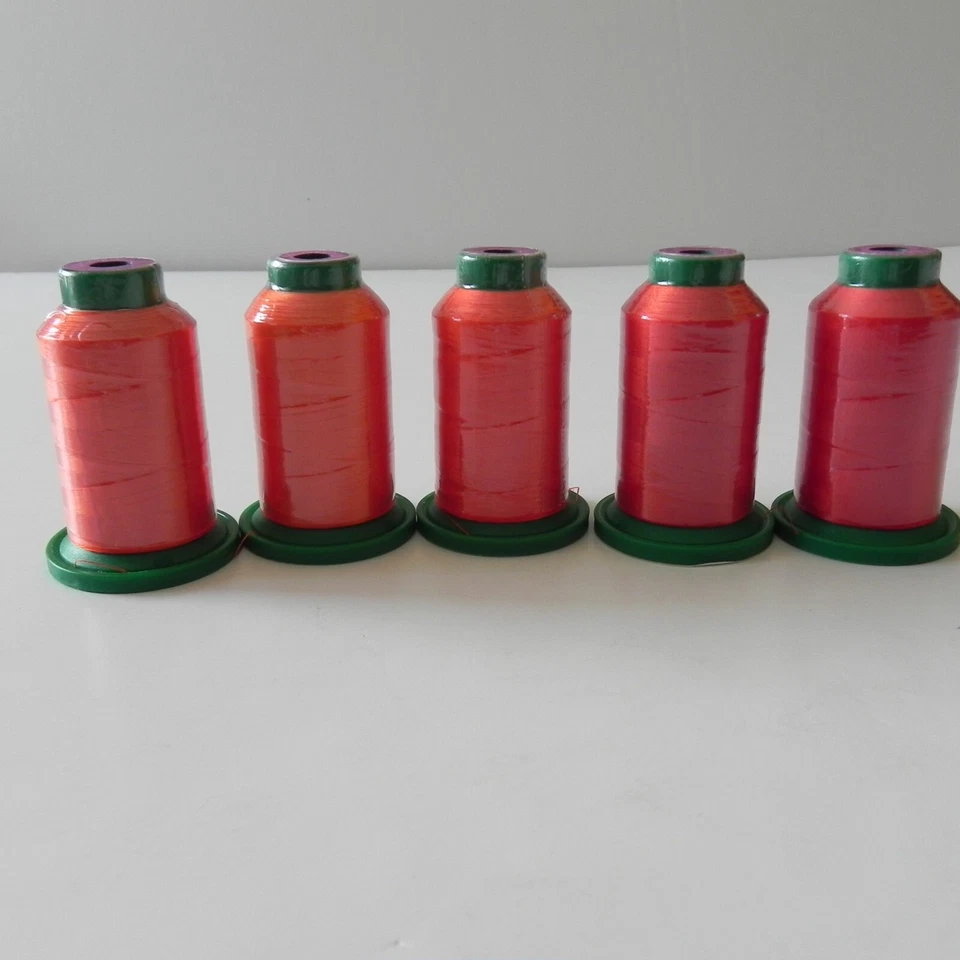 Amann Isacord 40 100% Polyester Lot of 5 Red Shades 1000M - Image 1 of 4