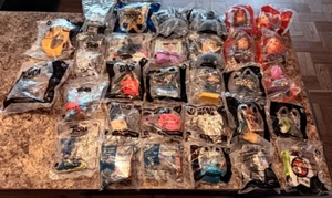 McDonald’s Happy Meal Toys Disney, Marvel, Star Wars, Trolls, DC Lotto di 33 SIGILLATI! - Foto 1 di 11
