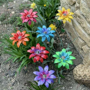 7x Metall-Taglilie-Blume Metallkunst-Gartenpflöcke Blumengartendekor-Ornament - Bild 1 von 20