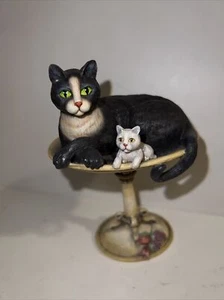 Vintage Lang & Wise Curious Cats “Keeping Watch” 1999 figurine 1st Edition - Picture 1 of 8