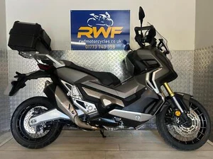 HONDA X-ADV 750-H, 2017, ONLY 2 OWNERS & 2,510 MILES, FSH, HONDA TOP BOX - Picture 1 of 12
