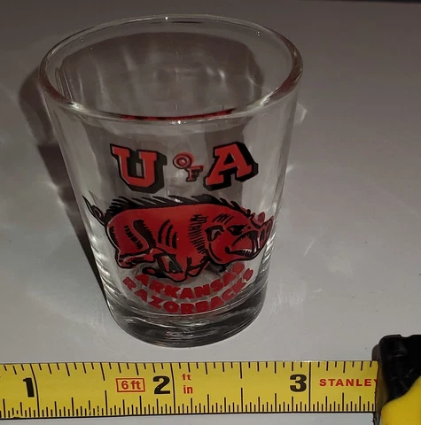 VINTAGE ARKANSAS RAZORBACKS SHOT GLASS  ~ 2  1/4" TALL Cover