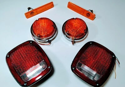 Juego de intermitentes y luces traseras Jeep Willys Foto 1 de 4