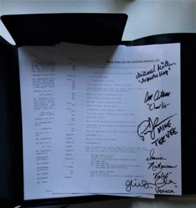 Willy Wonka 1971 Full Movie Script, signed by all 5 Kids....Rare Item  !! - Picture 1 of 2