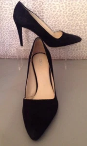 Women’s 10 Black Suede Bar III Pumps - Picture 1 of 12