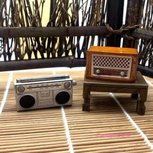 Maßstab 1:12 Puppenhaus Miniatur Altmodisch Radiorecorder Dekor Musik Zubehör - Picture 1 of 8