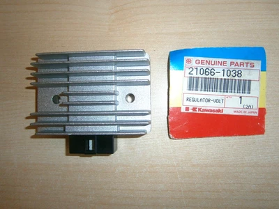 NEW GENUINE KAWASAKI  ZR550 GPZ550/750 KLR600/650 RECTIFIER REGULATOR 21066-1038 - Image 1 of 4