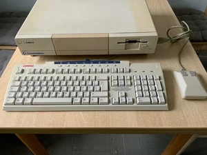 Amiga 1000 mit Tastatur und Maus - Bild 1 von 2