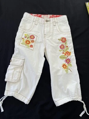 Mimi & Maggi EUC Ivory/ Pink/Orange Flower Embroidered Cotton Cargo Capris-6yrs - Image 1 of 4