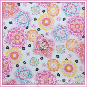 BonEful Fabric FQ Cotton Quilt White Pink Lace Flower Pastel Paisley Bohemian UK - Picture 1 of 7