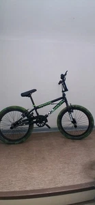 Verkaufe gebrauchtes Fahrrad, leider platte Reifen, Reparatur nötig. - Bild 1 von 2