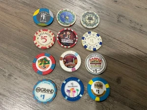 Lote aleatorio de 12 fichas de casino juegos de azar coleccionables varios denominaciones - Imagen 1 de 5