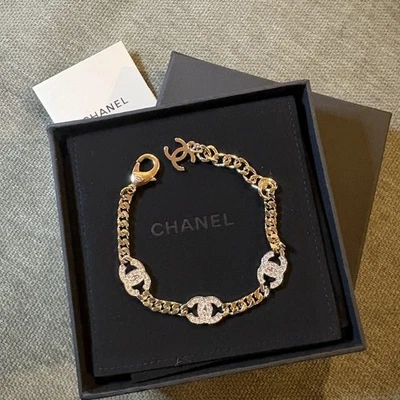 Auténtico Brazalete Cadena CHANEL 21A Cristal Logo CC Oro Plata AB6442 Foto 1 de 4