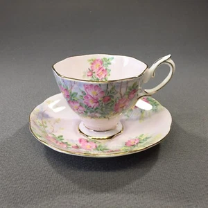 Vintage 1940er Jahre Royal Albert rosa Wildrose Fußtasse & Untertasse - Bild 1 von 8