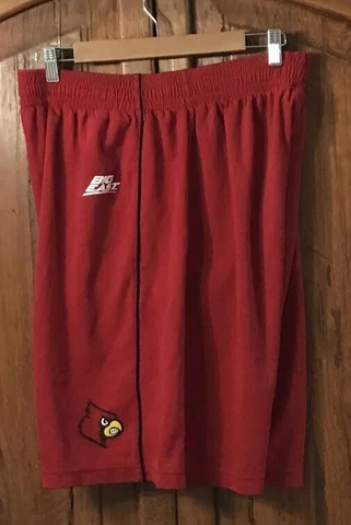 Vintage BIG EAST Adidas Men’s NCAA Louisville Cardinals Basketball Shorts XL Cover