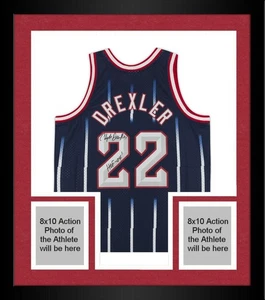 FRMD Clyde Drexler Rockets Signed 1995-96 Mitchell & Ness Replica Jersey "HOF 4" - Picture 1 of 5