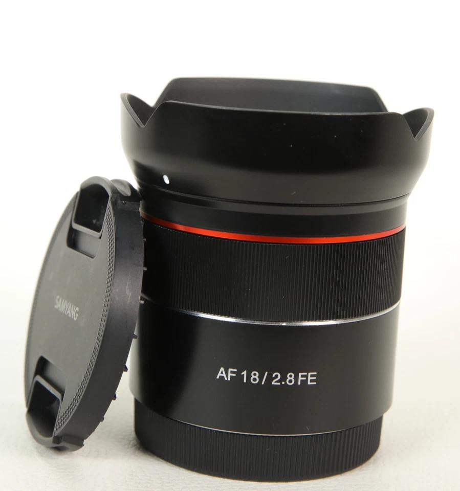 Samyang AF 18mm f2.8 Sony FE Mount Lens, Both Caps & Hood, Excellent Condition. - Image 1 of 4