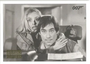 James Bond Archives 2016 Spectre #49 "Living Daylights" Gold Chase Card #097/125 - Bild 1 von 1